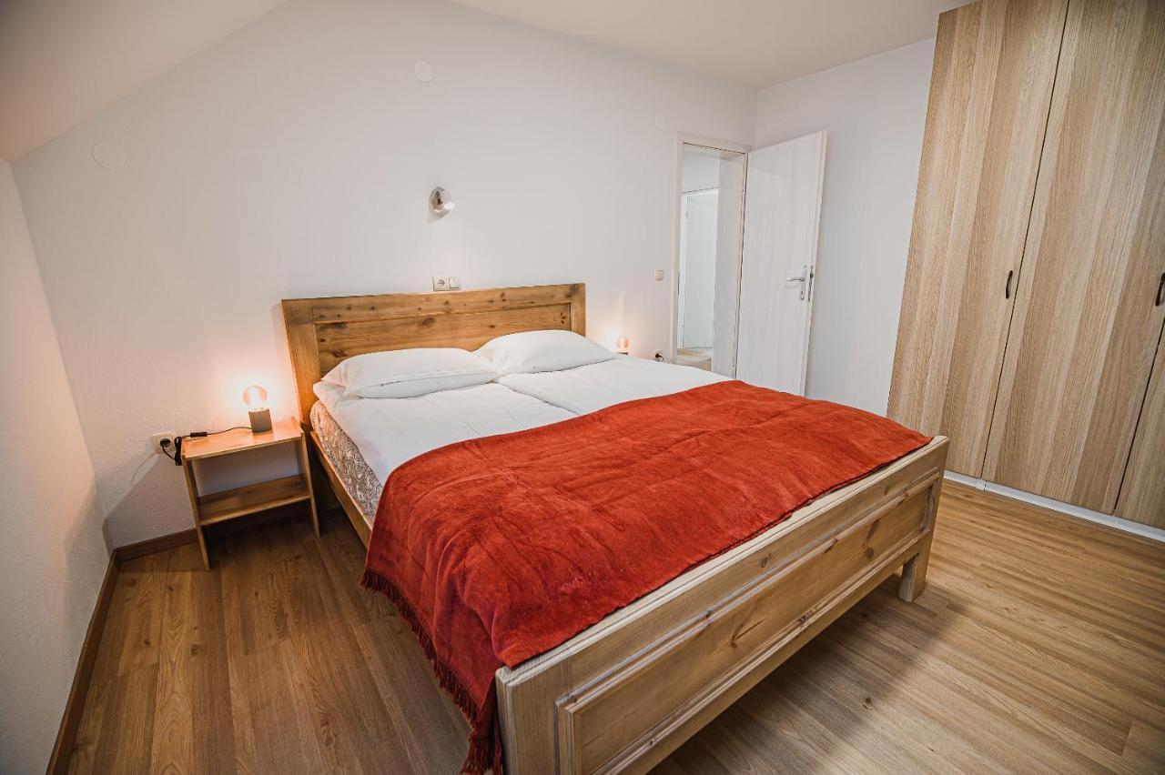 Mojcin Pisker Apartment House Kranj Exterior foto