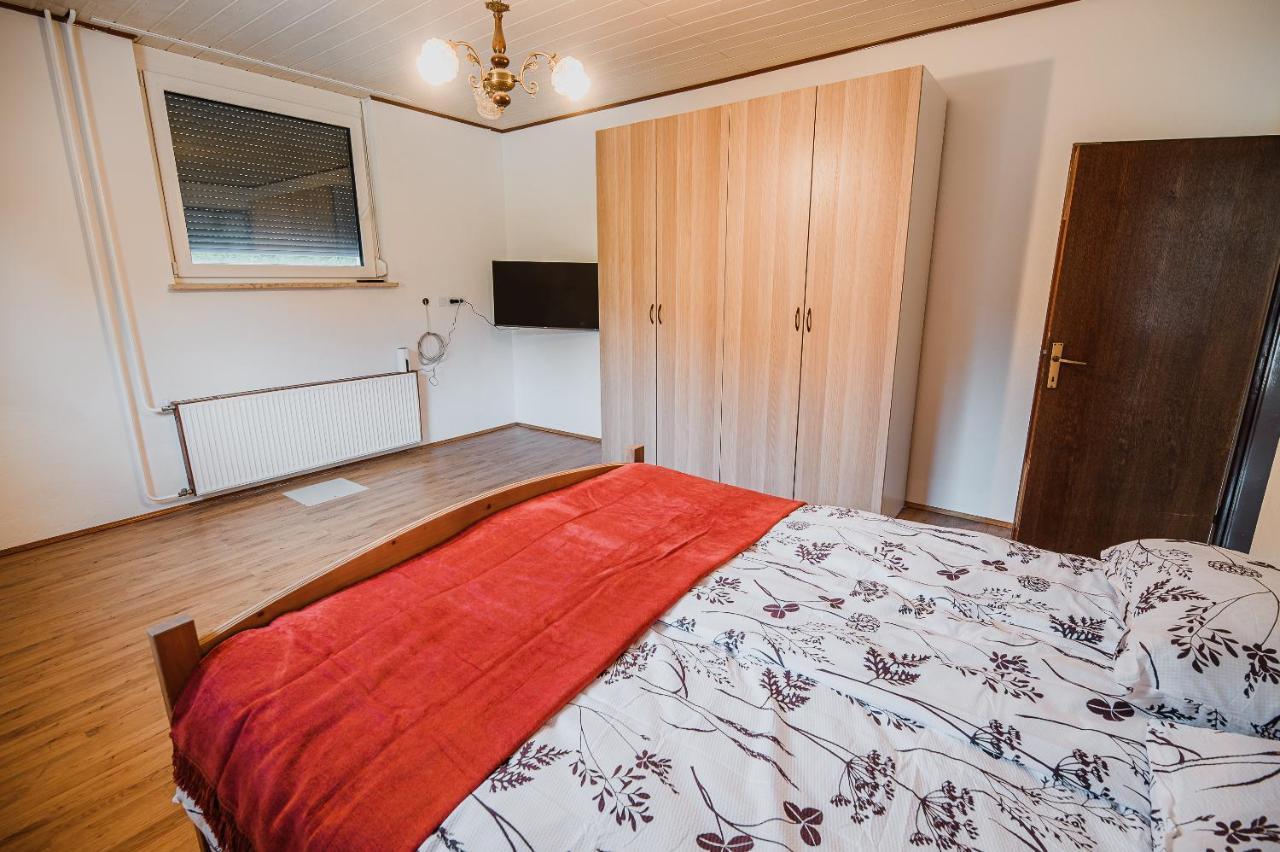 Mojcin Pisker Apartment House Kranj Exterior foto